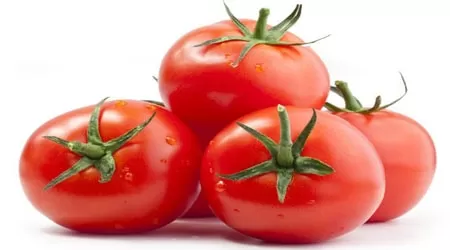 ಟೊಮ್ಯಾಟೊ ಎಣ್ಣೆಯುಕ್ತ ಚರ್ಮ-ಕ್ಕೆ ಉತ್ತಮ ಮನೆಮದ್ದು - Tomato Is A Good Home Remedy For Oily Skin