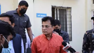 ಮುಂಬೈನಲ್ಲಿ ಉದ್ವಿಗ್ನತೆ: ಪೊಲೀಸರ ಸಮ್ಮುಖದಲ್ಲೇ ಬಿಜೆಪಿ ಮುಖಂಡನ ಮೇಲೆ ಹಲ್ಲೆ!