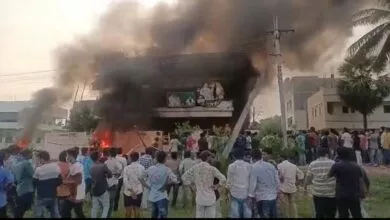 Protesters set fire, ಆಂಧ್ರಪ್ರದೇಶದ ಕೋನಸೀಮಾ ಜಿಲ್ಲೆಯಲ್ಲಿ ಶಾಸಕರ ಮನೆಗೆ ಬೆಂಕಿ - Kannada News