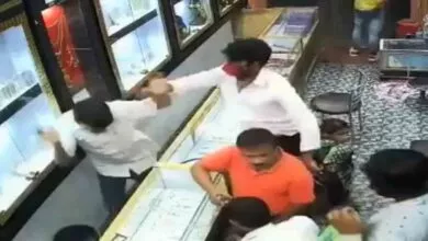 CCTV Video, ಆಭರಣ ಅಂಗಡಿಯಲ್ಲಿ ದರೋಡೆ, ಮಾಲೀಕನ ಗುಂಡಿಕ್ಕಿ ಹತ್ಯೆ