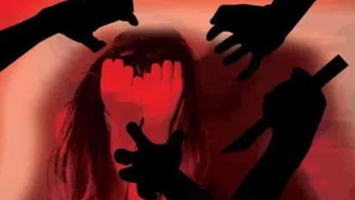 Crime News, ಮಹಿಳೆ ಮೇಲೆ ಪೇಪರ್ ಕಟರ್ ನಿಂದ ಹಲ್ಲೆ, ಮುಖದ ಮೇಲೆ 118 ಹೊಲಿಗೆಗಳು - Kannada News