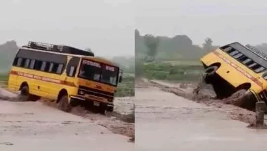 ಪ್ರವಾಹದಲ್ಲಿ ಕೊಚ್ಚಿ ಹೋದ ಸ್ಕೂಲ್ ಬಸ್.. ವಿಡಿಯೋ