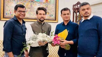Union Minister Anurag Thakur meets the team of Hombale Films, wishes for the success of 'Kantara'