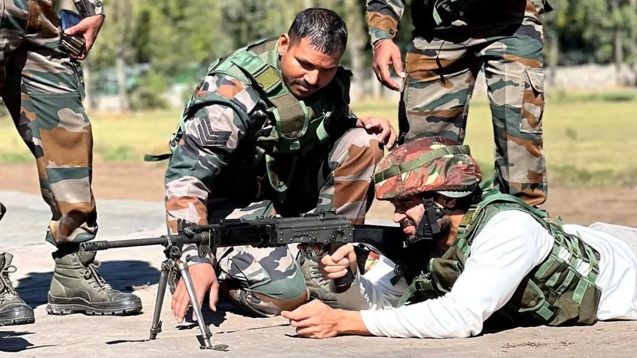 Vijay Deverakonda Spends Time With Army Officers