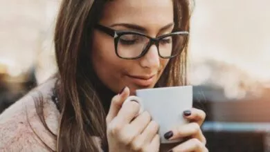 Drinking too much coffee can cause infertility problem in women