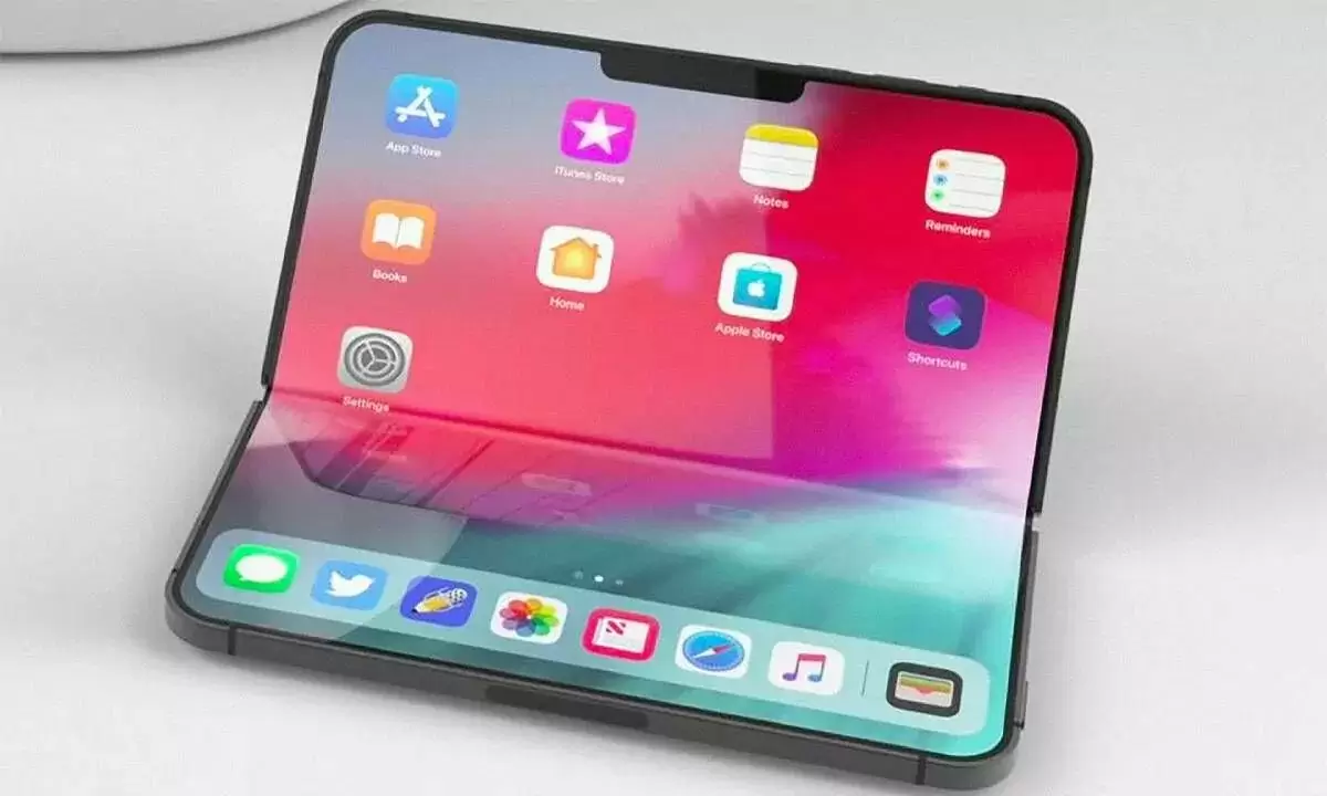 iPhone Fold With Flexible Oled Display May Arrive In 2025
