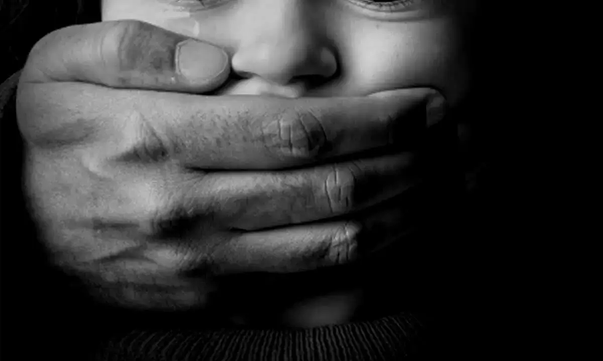 young girl was Kidnapped and raped in Vijayapura, Police searching for the 3 youths