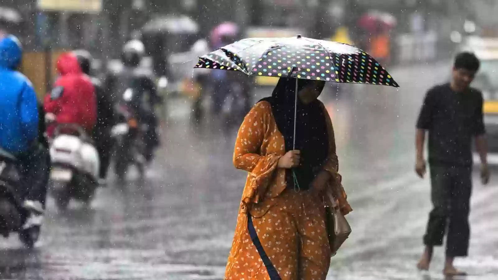 Bengaluru Rain Update: ಬೆಂಗಳೂರು ಸೇರಿದಂತೆ ವಿವಿಧ ಜಿಲ್ಲೆಗಳಲ್ಲಿ ಮೂರು ದಿನ ಮಳೆ ಸಾಧ್ಯತೆ - Kannada News Today