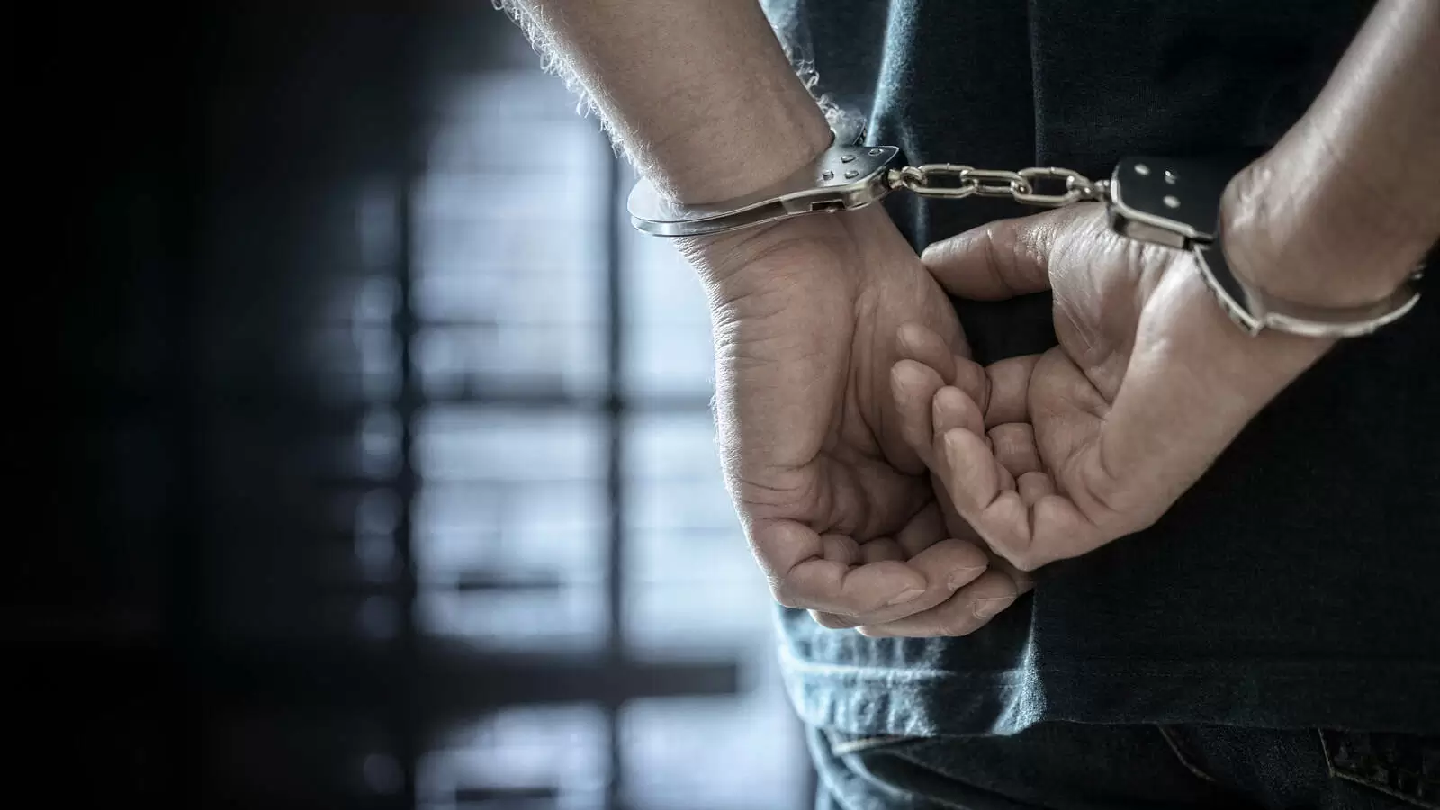 Rs 66 lakh e-cigarettes smuggled in the car were seized
