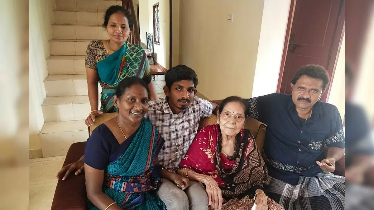 Actor Vinod Raj with Mother Leelavathi and his wife and son
