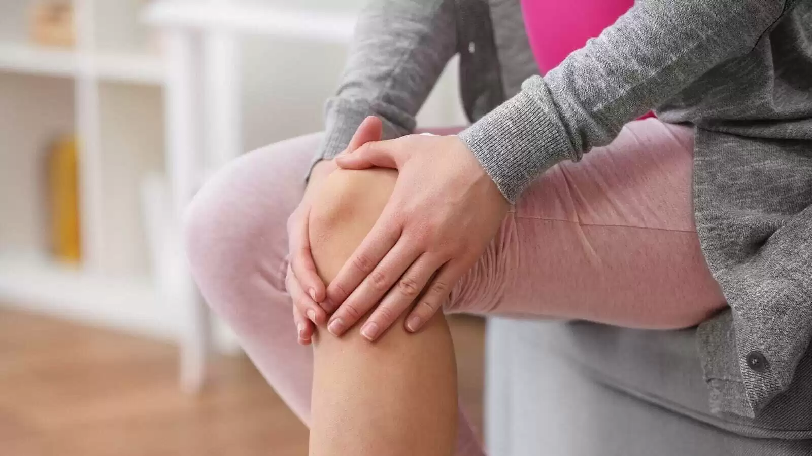 Avoid these habits and foods to relief knee pain get relief from joint pain