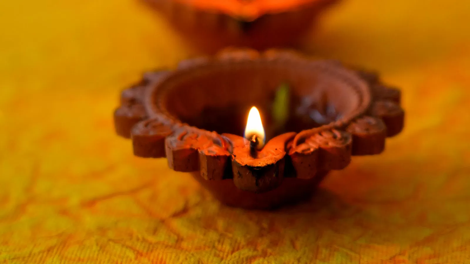 If you light this lamp in your home, you will get positive energy and peace