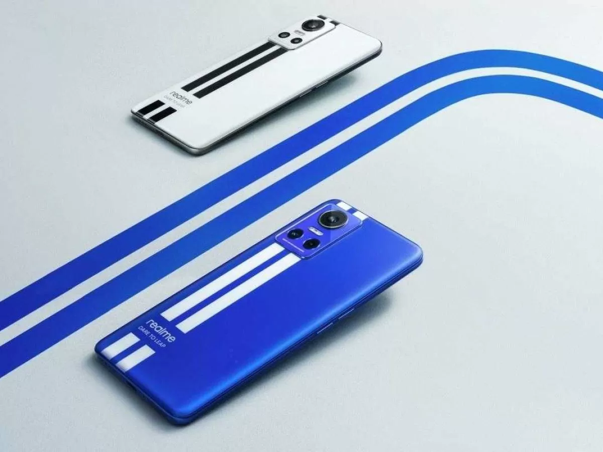 The Rs 39,000 smartphone is available at a discount of over Rs 20,000