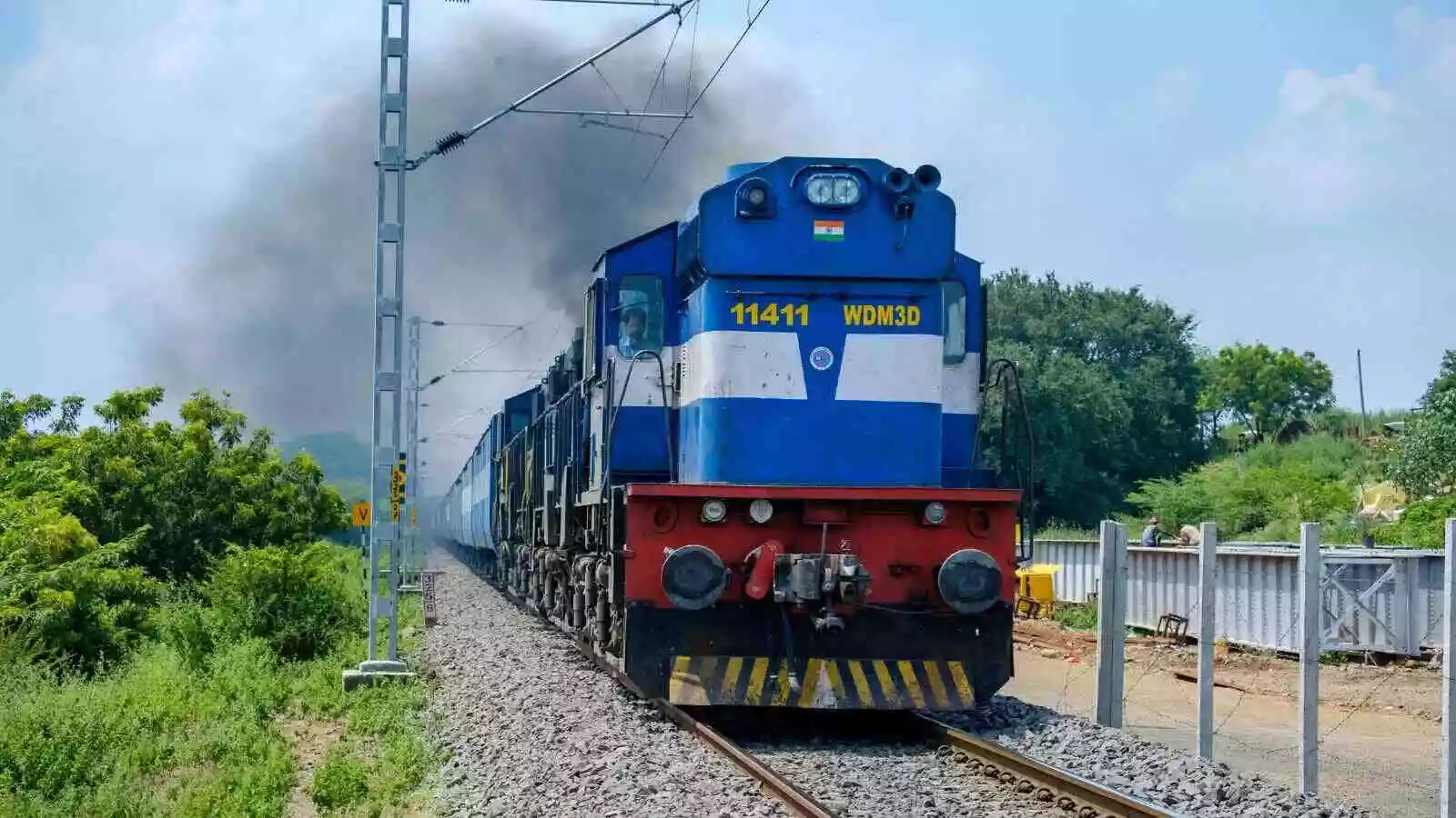 ನವದೆಹಲಿ ಮತ್ತು ಬೆಂಗಳೂರು ನಡುವಿನ ಕರ್ನಾಟಕ ಎಕ್ಸ್ಪ್ರೆಸ್ ರೈಲಿಗೆ ಬಾಂಬ್ ಬೆದರಿಕೆ