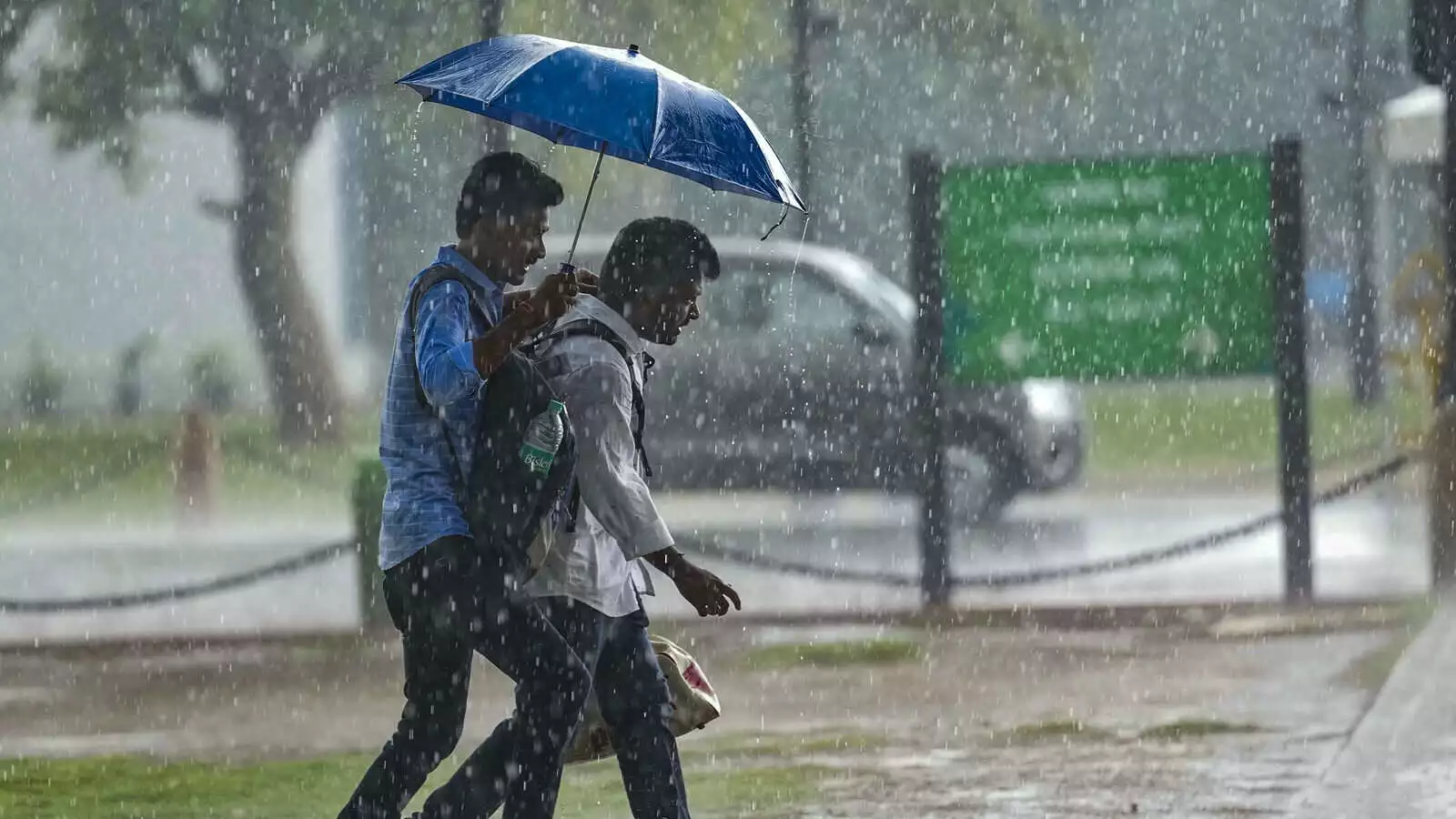 ಕರ್ನಾಟಕ ಜಿಲ್ಲೆಗಳಲ್ಲಿ ಇನ್ನು 1 ವಾರ ಭಾರೀ ಮಳೆ, ಬೆಂಗಳೂರಿಗೆ ಯೆಲ್ಲೋ ಅಲರ್ಟ್