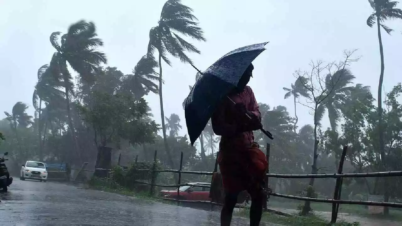 ಕರ್ನಾಟಕ ರಾಜ್ಯದಲ್ಲಿ ನಿಲ್ಲದ ಮಳೆ ಆರ್ಭಟ, ಇನ್ನೂ 5 ದಿನ ಭಾರೀ ಮಳೆ ಎಚ್ಚರಿಕೆ!