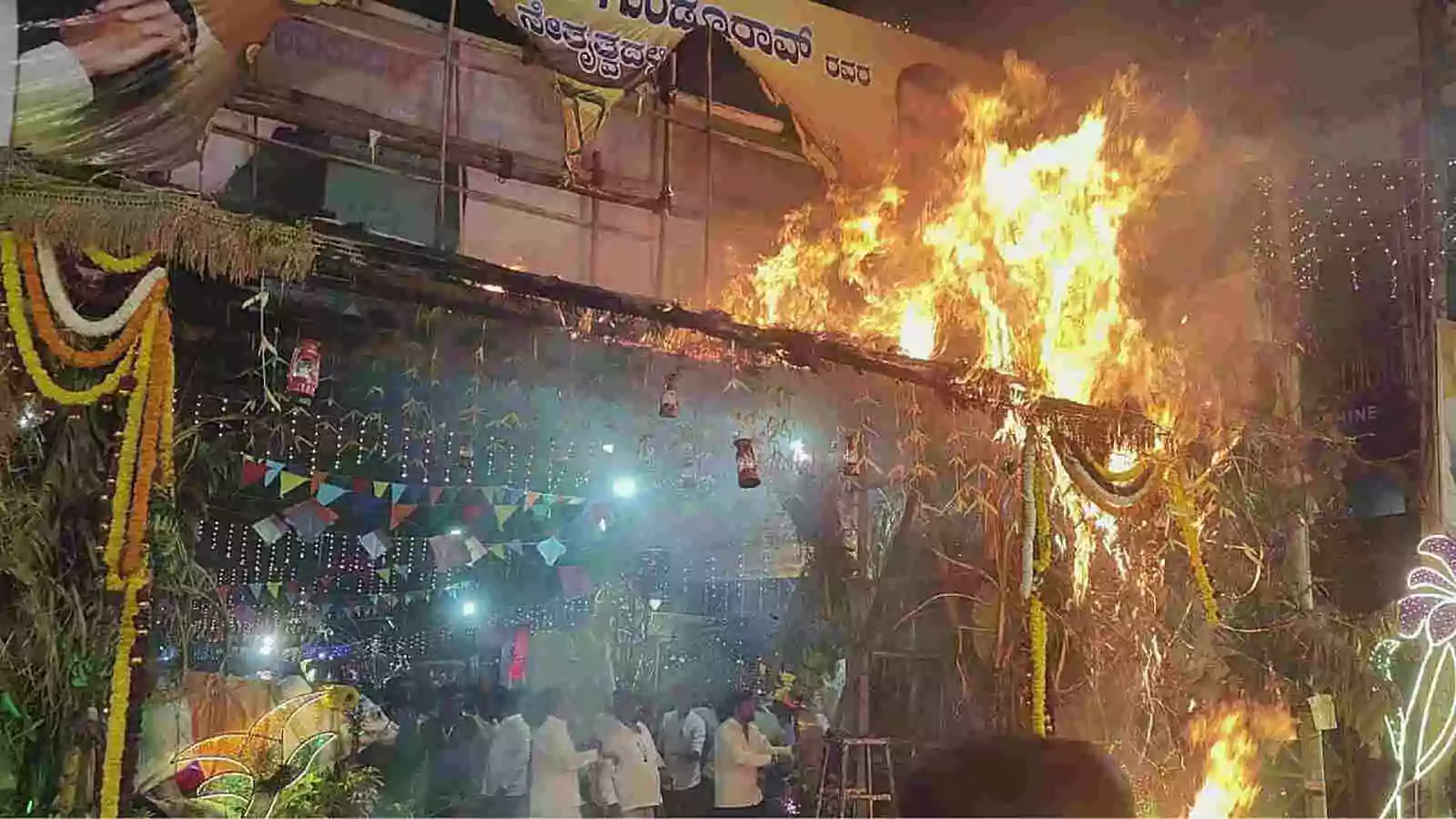 ಬೆಂಗಳೂರು ಚಿಕ್ಕಪೇಟೆಯಲ್ಲಿ ಸಚಿವ ದಿನೇಶ್ ಗುಂಡೂರಾವ್ ಕಾರ್ಯಕ್ರಮದಲ್ಲಿ ಅಗ್ನಿ ಅವಘಡ: ತಪ್ಪಿದ ಭಾರೀ ಅನಾಹುತ