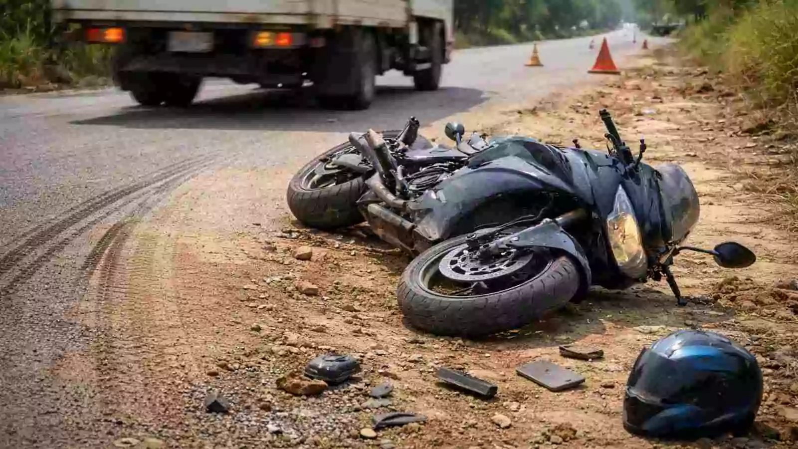 ಬೆಂಗಳೂರು ಹೊರವಲಯದಲ್ಲಿ ಕ್ಯಾಂಟರ್ ಹರಿದು ಬೈಕ್ ಸವಾರ ಸಾವು