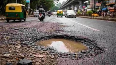ಬೆಂಗಳೂರು ರಸ್ತೆ ಗುಂಡಿಗೆ ಬಿದ್ದ ಟೆಕ್ಕಿ; ಭುಜದ ಮೂಳೆ ಮುರಿದು ಗಂಭೀರ ಗಾಯ