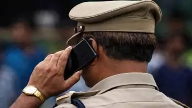 ಬೆಂಗಳೂರು ಘಟನೆ: ಹೆಡ್ ಕಾನ್ಸ್ಟೆಬಲ್ ಕೈಯಿಂದಲೇ ಮೊಬೈಲ್ ದೋಚಿ ಪರಾರಿ