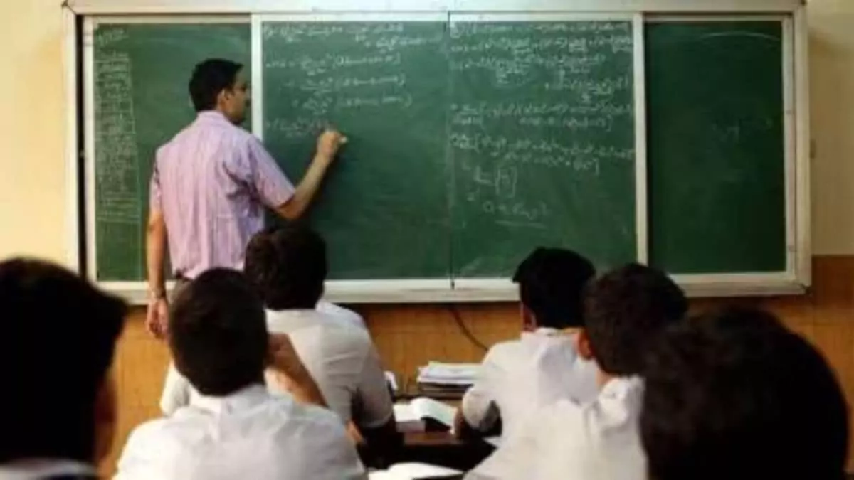 ಬೆಂಗಳೂರು: ಬಡ್ತಿ ವಿವಾದ, ವಿದ್ಯಾರ್ಥಿಗಳ ಎದುರೇ ಪ್ರಿನ್ಸಿಪಾಲ್–ಶಿಕ್ಷಕಿ ಬಡಿದಾಟ