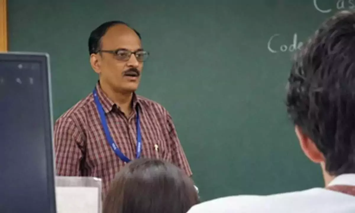 ಮುಸ್ಲಿಂ ವಿದ್ಯಾರ್ಥಿಯನ್ನು ‘ಉಗ್ರವಾದಿ’ ಎಂದ ಪ್ರೊಫೆಸರ್: ವೈರಲ್ ವಿಡಿಯೋ ಬಳಿಕ ಸಸ್ಪೆಂಡ್