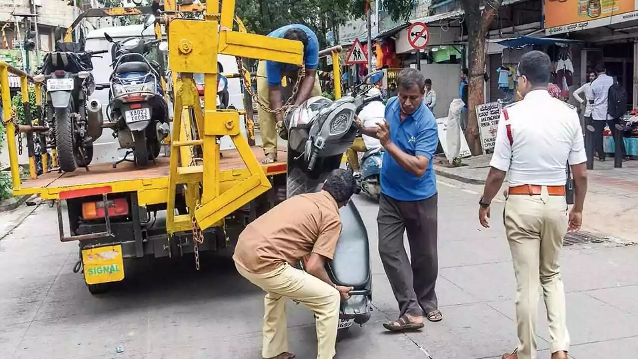 ಬೆಂಗಳೂರು ನಗರದಲ್ಲಿ ಮತ್ತೆ ಟೋಯಿಂಗ್ ಆರಂಭ: ಎಲ್ಲೆಂದರಲ್ಲಿ ಪಾರ್ಕಿಂಗ್ ಮಾಡಿದ್ರೆ ಹುಷಾರ್