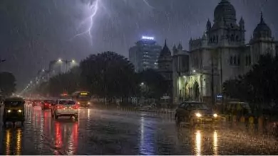 ಬೆಂಗಳೂರು ಮಳೆ ಅಬ್ಬರ: ಬೆಳಗ್ಗೆಯೇ ಸುರಿದ ವರ್ಷಧಾರೆ, ನಗರಕ್ಕೆ 3 ದಿನ ಅಲರ್ಟ್