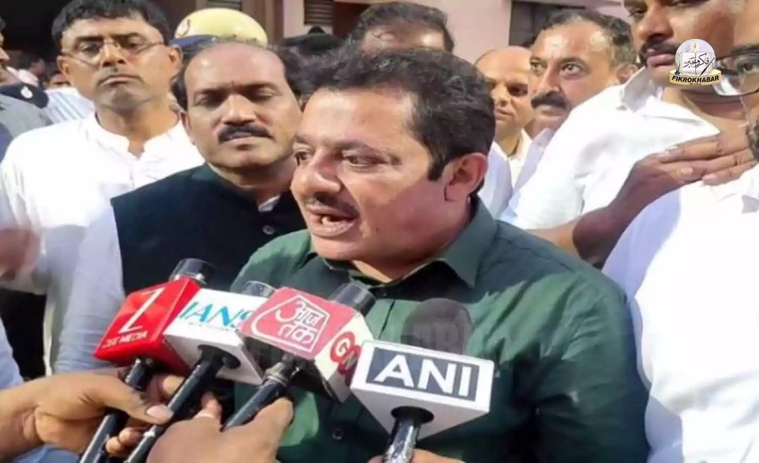 ಜಮೀರ್ ಪರ ಪ್ರತಿಭಟನೆ ಜೋರು, ಮುನಿಯಪ್ಪ ಅಸಮಾಧಾನಕ್ಕೆ ತೆರೆ