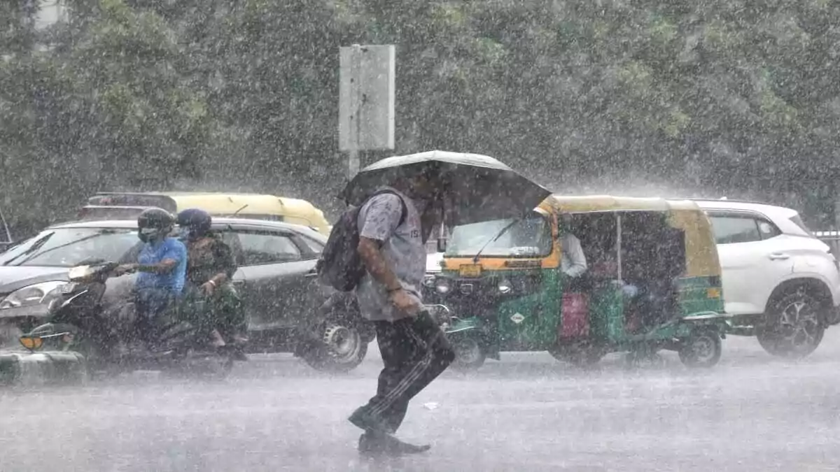 ಬೆಂಗಳೂರು ಸೇರಿದಂತೆ ಇಂದಿನಿಂದ ಮೂರು ದಿನ ಭಾರೀ ಮಳೆ; ಕರಾವಳಿಗೆ ಆರೆಂಜ್ ಅಲರ್ಟ್