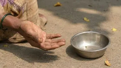 ಶ್ರೀರಂಗಪಟ್ಟಣ: ಮೃತ ಭಿಕ್ಷುಕಿಯ ಮನೆಯಲ್ಲಿ ವಿದೇಶಿ ಕರೆನ್ಸಿ ಸೇರಿ ಲಕ್ಷಾಂತರ ರೂಪಾಯಿ ಪತ್ತೆ