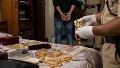 ಬೆಂಗಳೂರು: ಅಸಲಿ ಒಡವೆ ಕದ್ದು ನಕಲಿ ಚಿನ್ನಾಭರಣ ಇಟ್ಟ ಸಂಬಂಧಿಕ ಬಂಧನ!