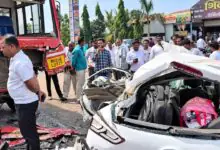 ರಸ್ತೆ ಗುಂಡಿಗೆ ಬಿದ್ದ ಕಾರು ನಿಯಂತ್ರಣ ತಪ್ಪಿ ಬಸ್ಗೆ ಡಿಕ್ಕಿ; ಪುಟ್ಟ ಮಗು ಸೇರಿ ಐವರ ಸಾವು