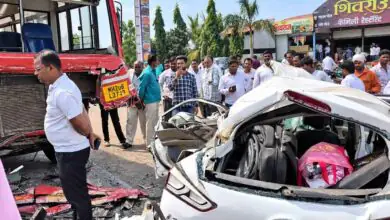 ರಸ್ತೆ ಗುಂಡಿಗೆ ಬಿದ್ದ ಕಾರು ನಿಯಂತ್ರಣ ತಪ್ಪಿ ಬಸ್ಗೆ ಡಿಕ್ಕಿ; ಪುಟ್ಟ ಮಗು ಸೇರಿ ಐವರ ಸಾವು