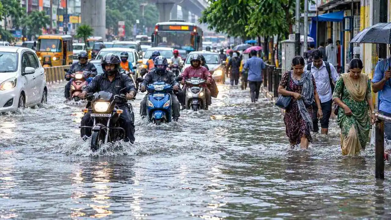 ಚೆನ್ನೈನಲ್ಲಿ ರಾತ್ರಿ ಪೂರ್ತಿ ಭಾರೀ ಮಳೆ; ತಗ್ಗು ಪ್ರದೇಶಗಳು ಜಲಾವೃತ! ಮರಗಳು ಧರೆಗುರುಳಿ ಸಂಚಾರ ಅಸ್ತವ್ಯಸ್ತ