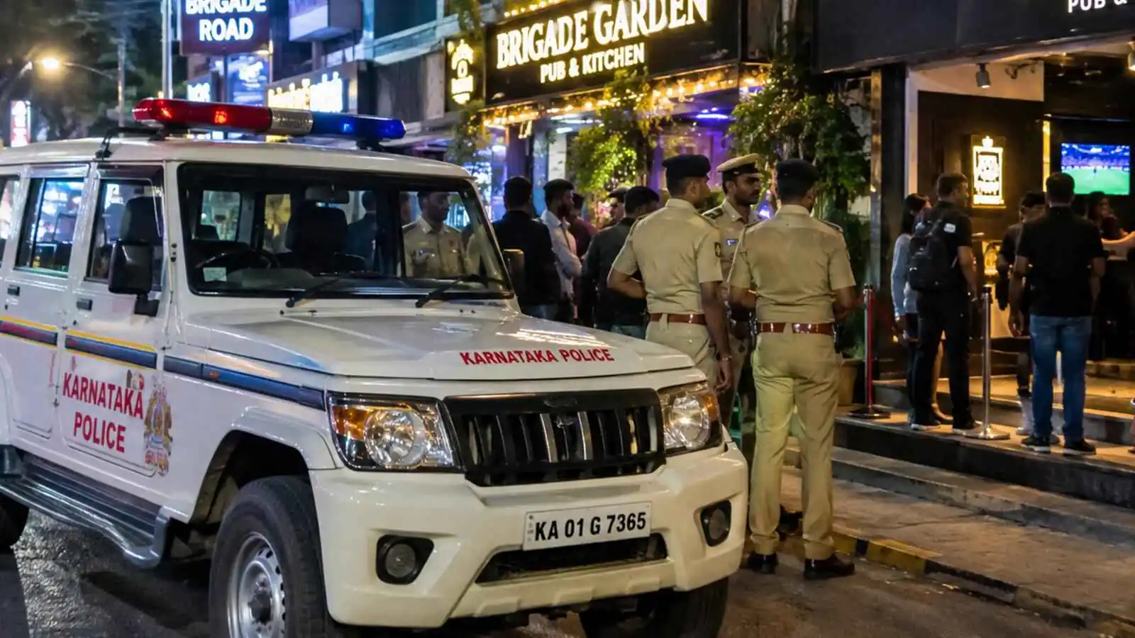 ತಡರಾತ್ರಿ ಬೆಂಗಳೂರು ಬ್ರಿಗೇಡ್ ರಸ್ತೆಯ ಲೇಡಿಸ್ ಪಬ್ಗಳ ಮೇಲೆ ಪೊಲೀಸ್ ದಾಳಿ