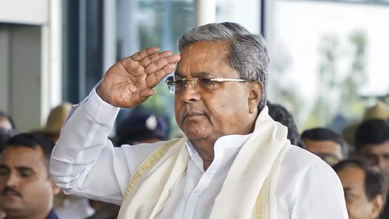 ಗೌರವ ಡಾಕ್ಟರೇಟ್ ಪಡೆದು, ನಾನು ಡಾಕ್ಟರ್ ಅಲ್ಲ, ಲಾಯರ್ ಅಷ್ಟೇ ಎಂದ ಸಿದ್ದರಾಮಯ್ಯ