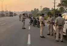 ಕಬ್ಬು ಬೆಳೆಗಾರರ ಬೇಡಿಕೆಗೆ ಸಿಗದ ಸ್ಪಂದನೆ; ರಾಷ್ಟ್ರೀಯ ಹೆದ್ದಾರಿ ತಡೆದು ಆಕ್ರೋಶ