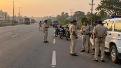 ಕಬ್ಬು ಬೆಳೆಗಾರರ ಬೇಡಿಕೆಗೆ ಸಿಗದ ಸ್ಪಂದನೆ; ರಾಷ್ಟ್ರೀಯ ಹೆದ್ದಾರಿ ತಡೆದು ಆಕ್ರೋಶ