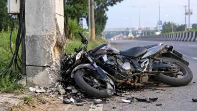 ದಸರಾ ನೋಡಿ ಬರುವಾಗ ಬೈಕ್ ವಿದ್ಯುತ್ ಕಂಬಕ್ಕೆ ಡಿಕ್ಕಿ; ಇಬ್ಬರು ಯುವಕರು ಸಾವು