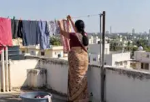 ಬೆಂಗಳೂರು: ಒಣ ಹಾಕಿದ್ದ ಬಟ್ಟೆ ತರಲು ಹೋದ ಮಹಿಳೆ 4ನೇ ಮಹಡಿಯಿಂದ ಬಿದ್ದು ಸಾವು