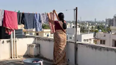 ಬೆಂಗಳೂರು: ಒಣ ಹಾಕಿದ್ದ ಬಟ್ಟೆ ತರಲು ಹೋದ ಮಹಿಳೆ 4ನೇ ಮಹಡಿಯಿಂದ ಬಿದ್ದು ಸಾವು